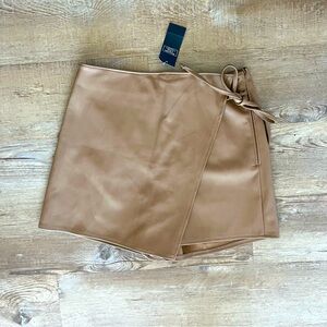NWT Abercrombie & Fitch Faux Leather Skort
